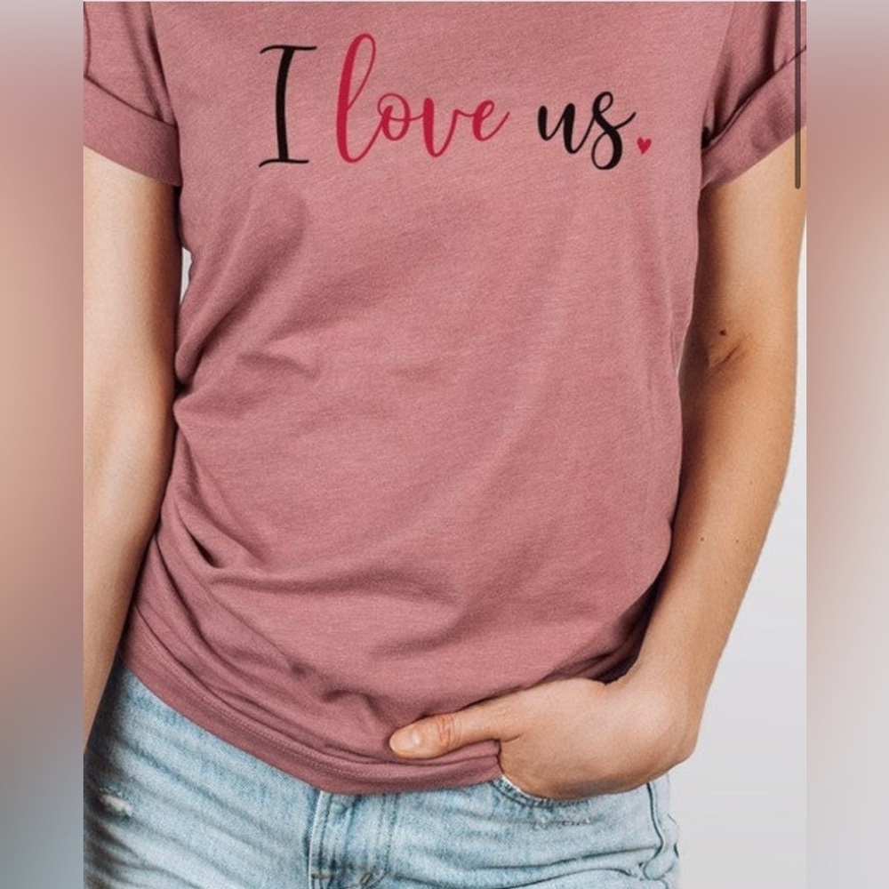 I Love Us Graphic Heart Mauve Tee